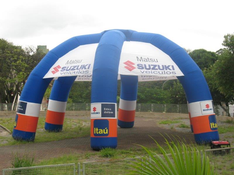 Tenda inflável gigante